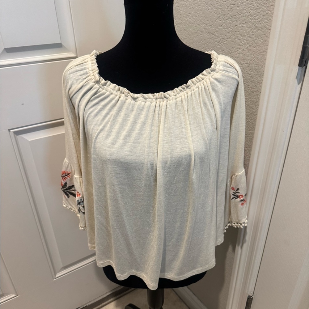 Altar'd State Cream Off-Shoulder Women Top with embroidered floral sleeve small